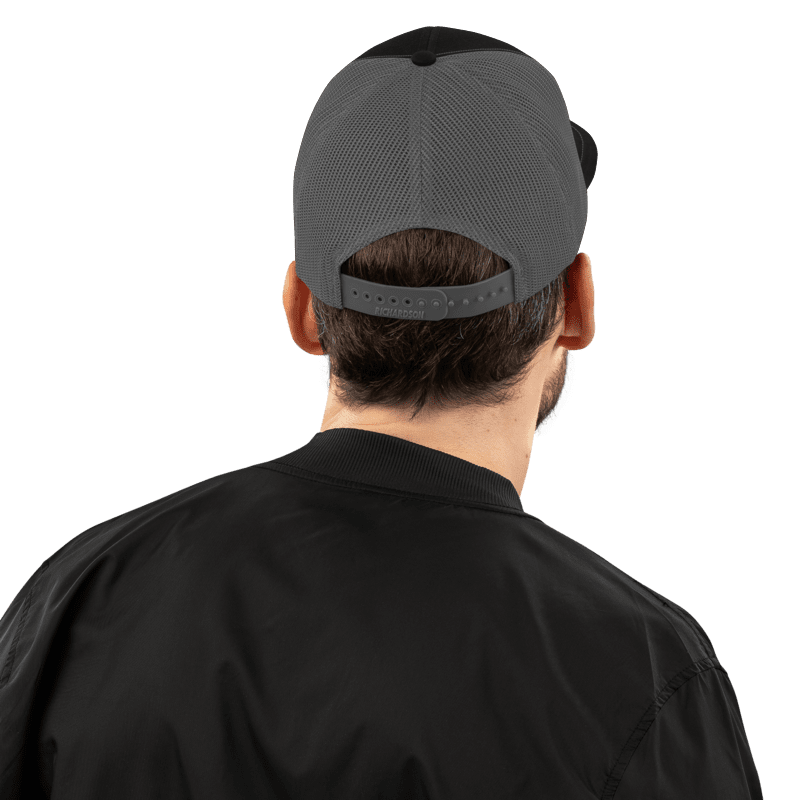 Closed-back trucker cap